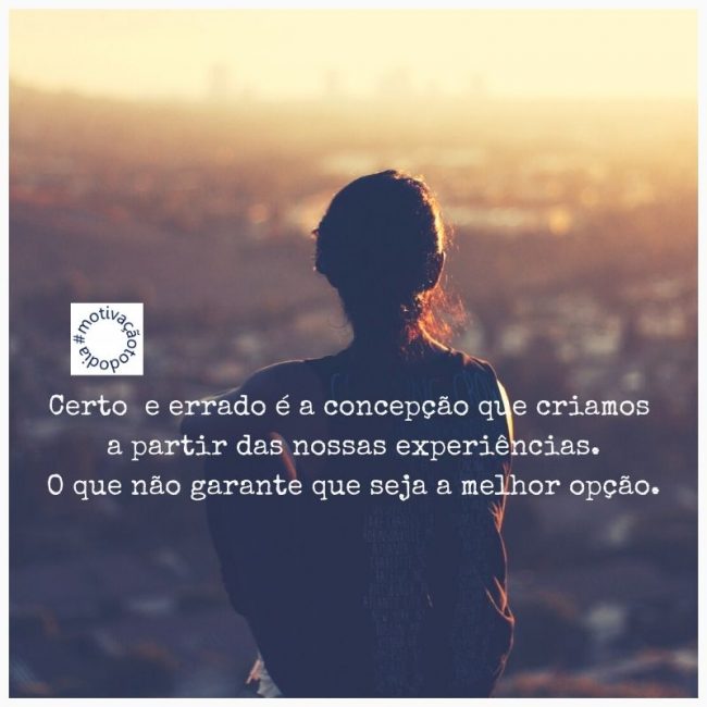 Uma paisagem diferente e uma pessoa assistindo a paisagem